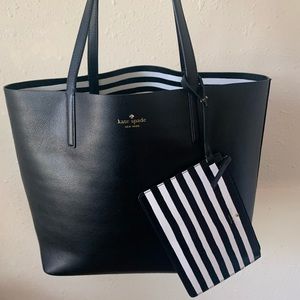 Reversible black and white striped Kate spade ♠️